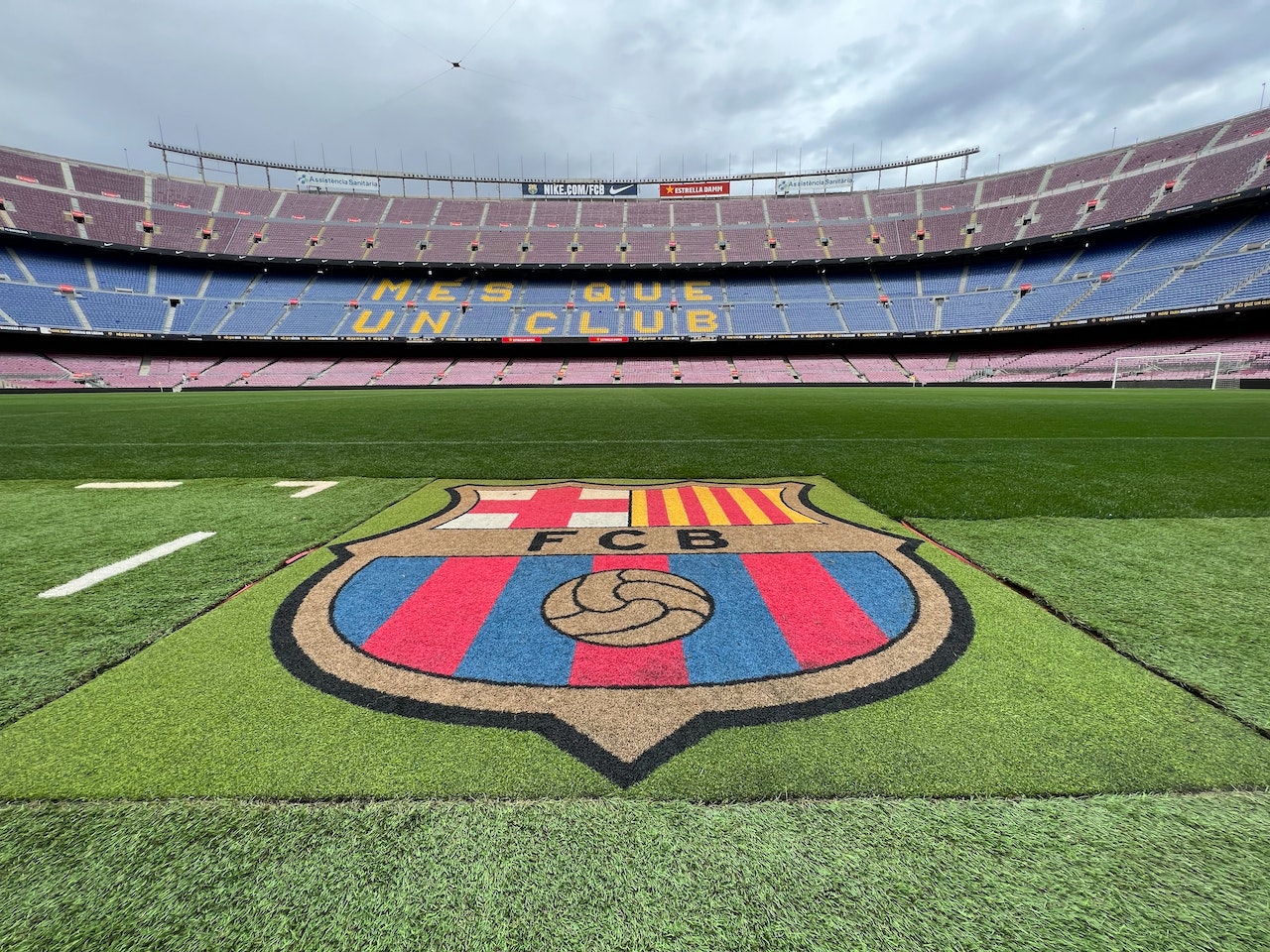 Botrány: Az UEFA szerint a Barcelona rombolja a Bajnokok Ligája imázsát